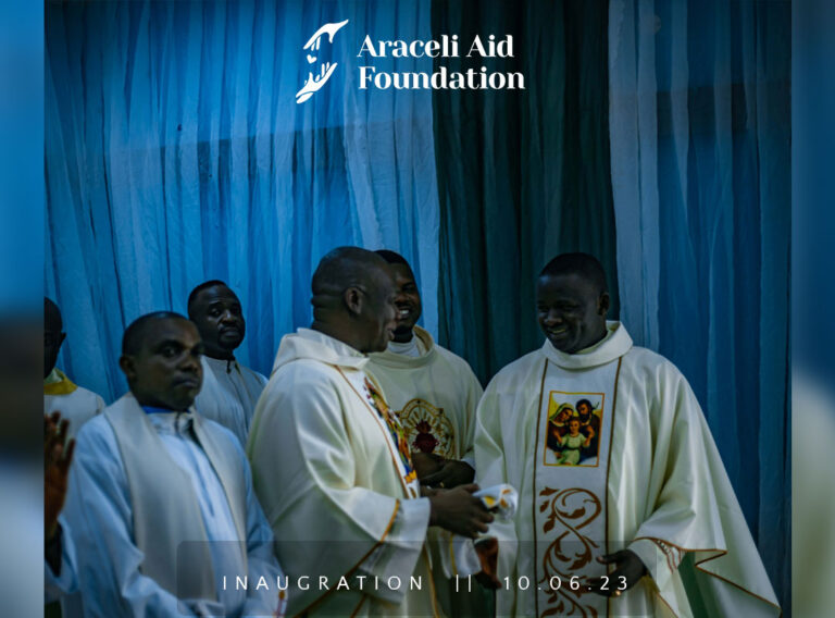 Getting-ready-to-bless-the-Communion-at-AAF-Inaugration